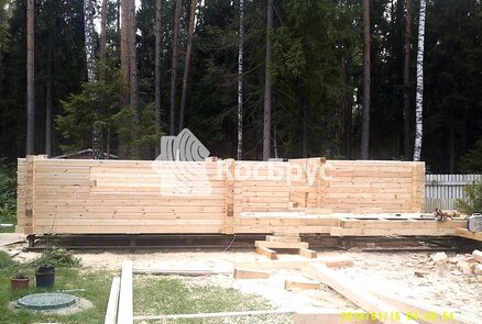 Строительство бани из профилированного бруса 140х140 мм.