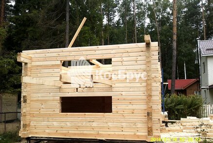 Строительство бани из профилированного бруса 140х140 мм.